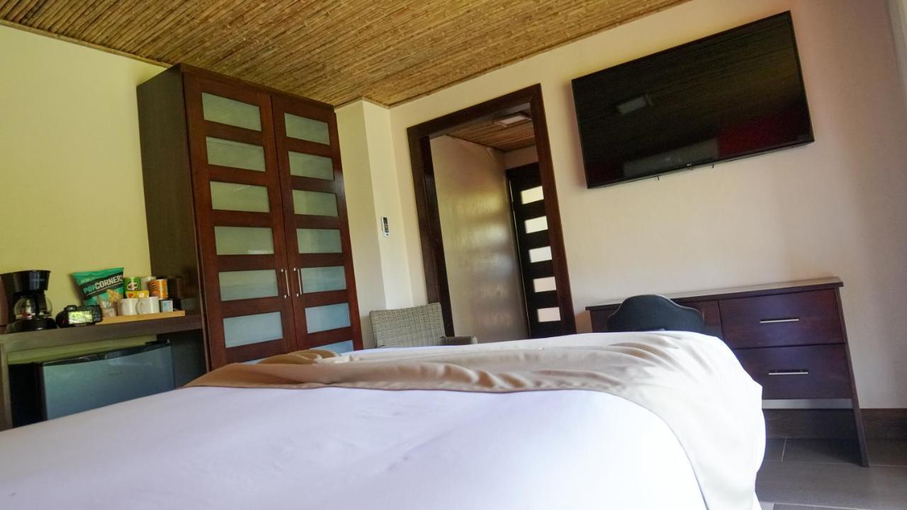 Hotel Poza Blanca Lodge San Mateo Luaran gambar